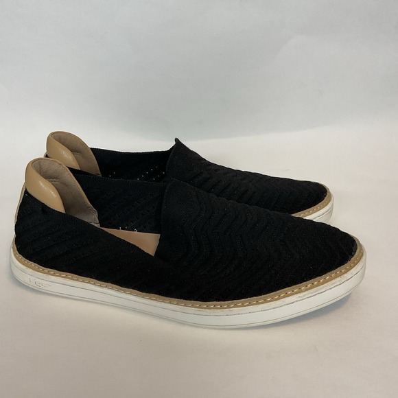 UGG Shoes - Ugg Sammy Knit Chevron Sneakers Women's Size 8.5 Black Lightweight Breathable